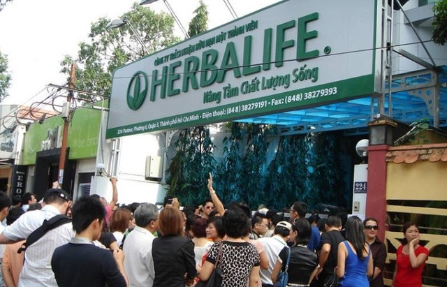 Công ty đa cấp Herbalife bị xử phạt hơn 300 triệu đồng Cong ty da cap Herbalife bi xu phat hon 300 trieu dong