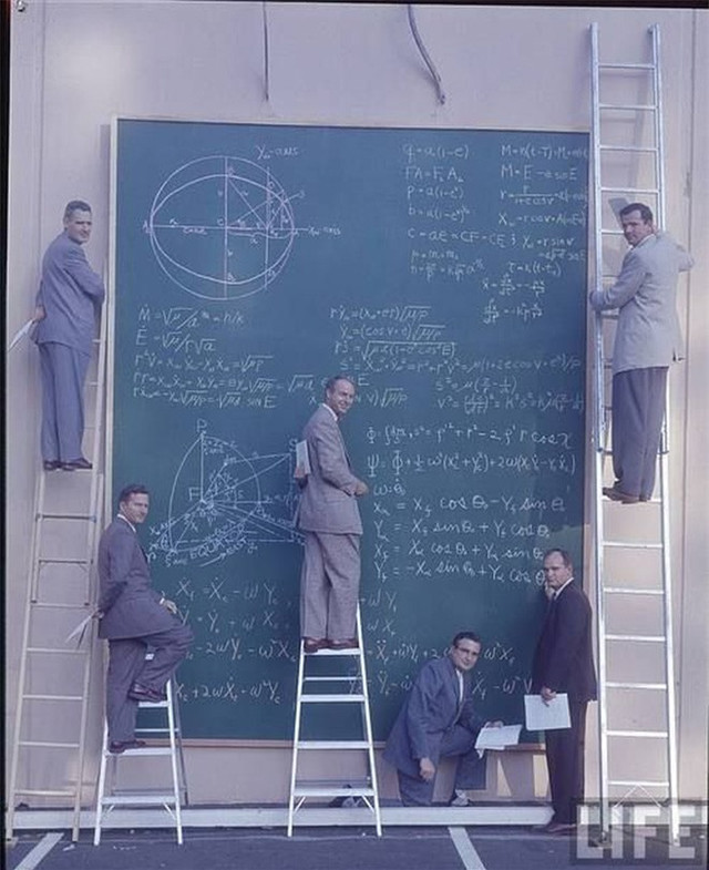 Nhà khoa học NASA tính toán như thế nào khi chưa có máy tính? - Hình 2 Nha khoa hoc NASA tinh toan nhu the nao khi chua co may tinh?-Hinh-2