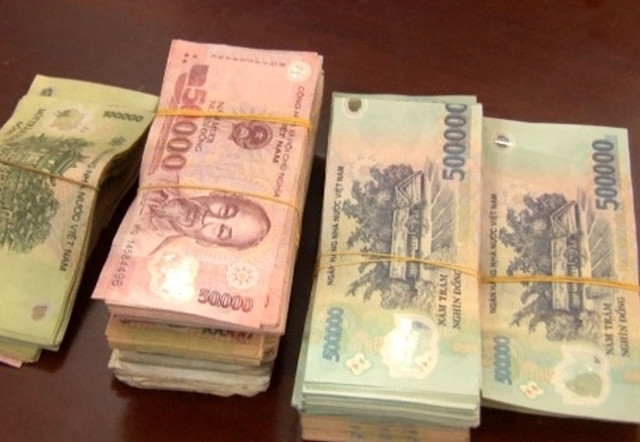 Đậu xe máy bên đường, người phụ nữ bị trộm lấy 126 triệu đồng - Hình 2 Dau xe may ben duong, nguoi phu nu bi trom lay 126 trieu dong-Hinh-2