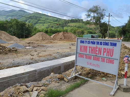 Chính quyền huyện ở Quảng Nam tạm ứng 'quá tay' cho doanh nghiệp 23 tỷ đồng Chinh quyen huyen o Quang Nam tam ung 'qua tay' cho doanh nghiep 23 ty dong