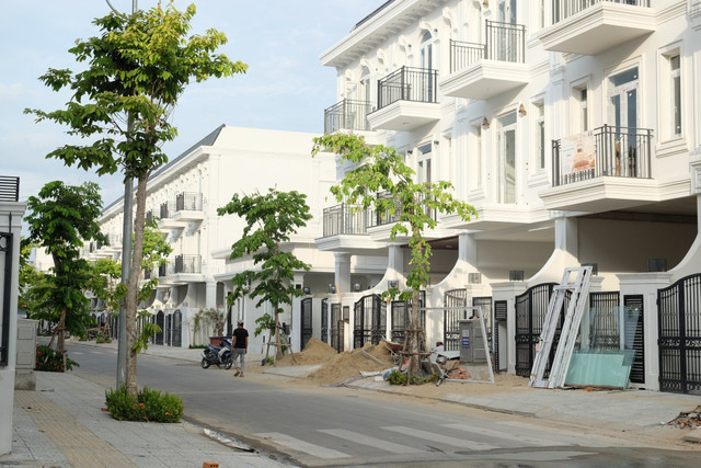 Dự án liên quan Vũ 'nhôm' được phép chuyển đổi đất dịch vụ thương mại sang đất ở Du an lien quan Vu 'nhom' duoc phep chuyen doi dat dich vu thuong mai sang dat o
