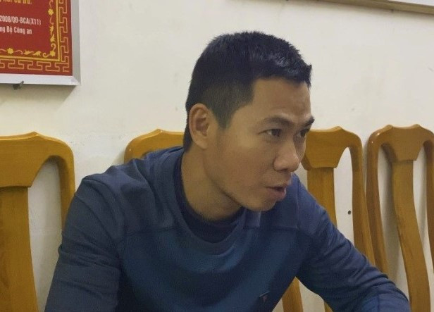 Xử phạt thanh niên đốt pháo rồi livestream trên Facebook trong đêm giao thừa Xu phat thanh nien dot phao roi livestream tren Facebook trong dem giao thua