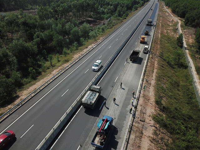 Đường cao tốc Đà Nẵng - Quảng Ngãi 34.500 tỷ đồng: Sai phạm hơn 400 tỷ đồng - Hình 2 Duong cao toc Da Nang - Quang Ngai 34.500 ty dong: Sai pham hon 400 ty dong-Hinh-2