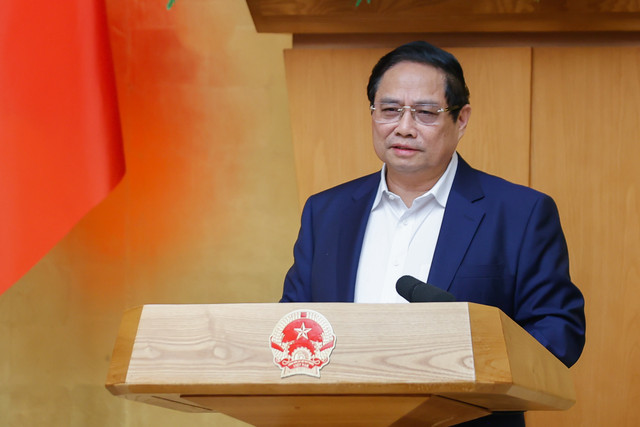 Thủ tướng: Càng khó khăn, thách thức, áp lực thì càng bản lĩnh Thu tuong: Cang kho khan, thach thuc, ap luc thi cang ban linh