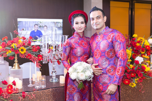 NTK Nhật Dũng - Người chăm lo trang phục cưới truyền thống cho đám cưới Võ Hạ Trâm - Hình 7 NTK Nhat Dung - Nguoi cham lo trang phuc cuoi truyen thong cho dam cuoi Vo Ha Tram-Hinh-7