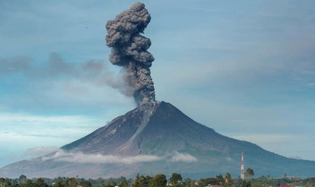 Indonesia cảnh báo về núi lửa Sinabung sau đợt phun trào tro bụi Indonesia canh bao ve nui lua Sinabung sau dot phun trao tro bui
