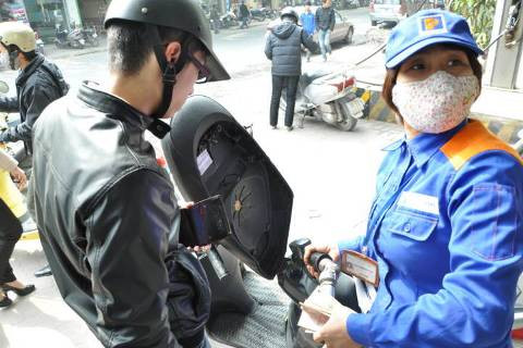 Giá xăng sẽ tăng nhẹ vào ngày mai (15/2)? Gia xang se tang nhe vao ngay mai (15/2)?