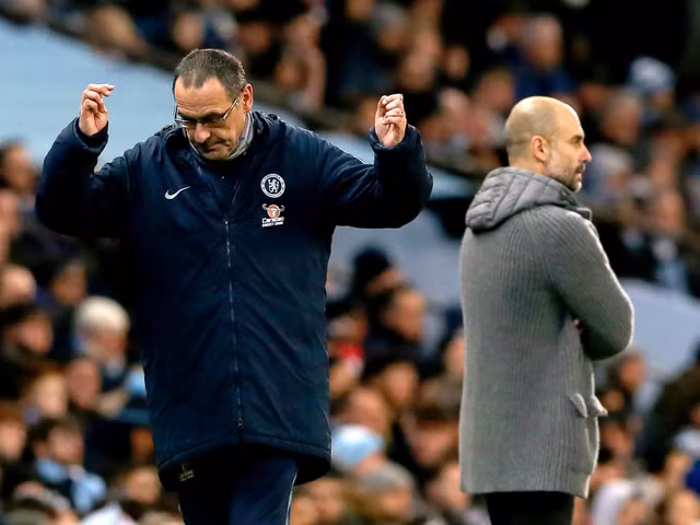 Chelsea thua soc Man City, HLV Sarri cong khai xin loi nguoi ham mo-Hinh-2