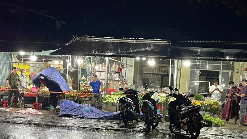 Nhóm 5 người bị bắt sau vụ vây đánh nam thanh niên tại sạp trái cây