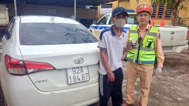 Đà Nẵng: Tài xế dương tính ma túy dùng kim tiêm uy hiếp CSGT rồi bỏ chạy