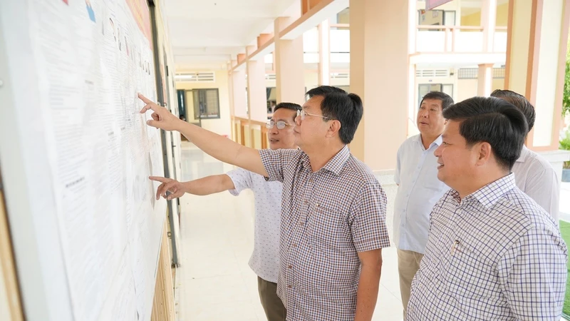 Bí thư Tỉnh ủy An Giang kiểm tra chuẩn bị bầu cử tại các địa phương