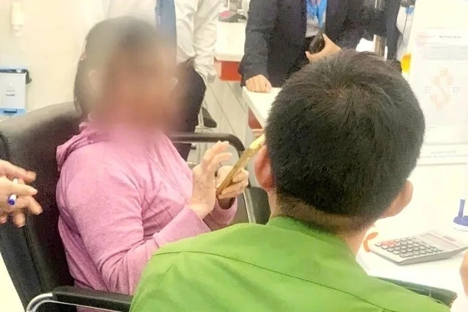 Ngăn chặn vụ chuyển 900 triệu đồng nghi do lừa đảo trực tuyến