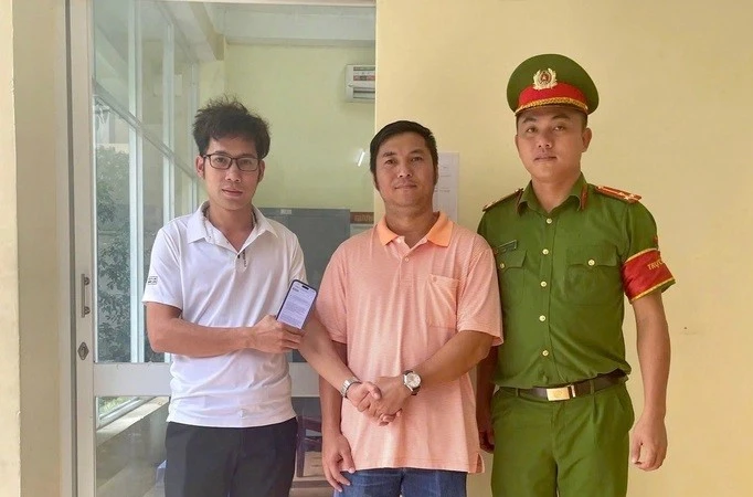 Người đàn ông ở Gò Vấp trả lại 330 triệu đồng được chuyển nhầm