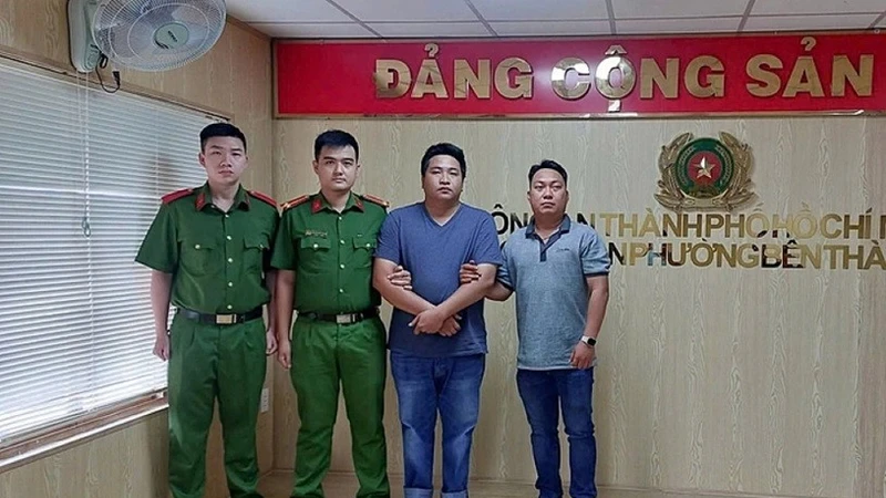 TPHCM: Hai đối tượng truy nã bị bắt giữ và đầu thú tại phường Bến Thành