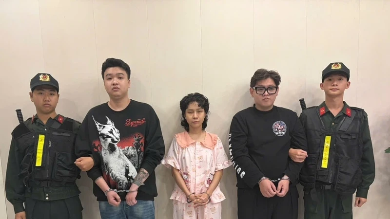 TP HCM khởi tố 3 bị can liên quan đường dây mua bán khí cười