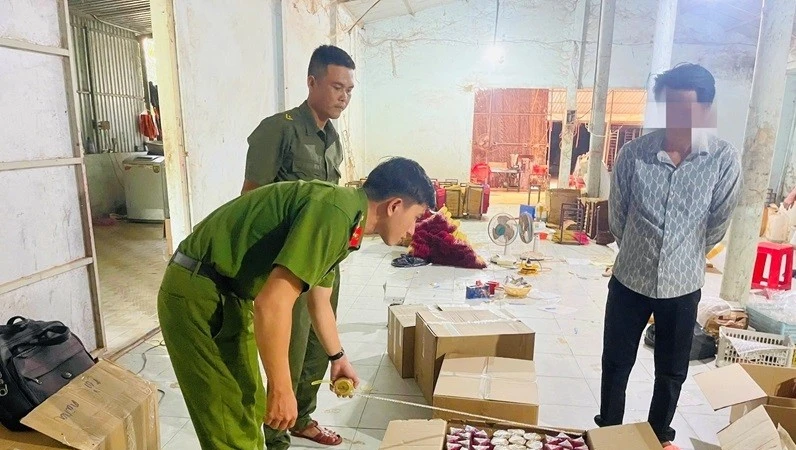 Vĩnh Long: Phát hiện cơ sở sản xuất nhang giả tại xã An Qui