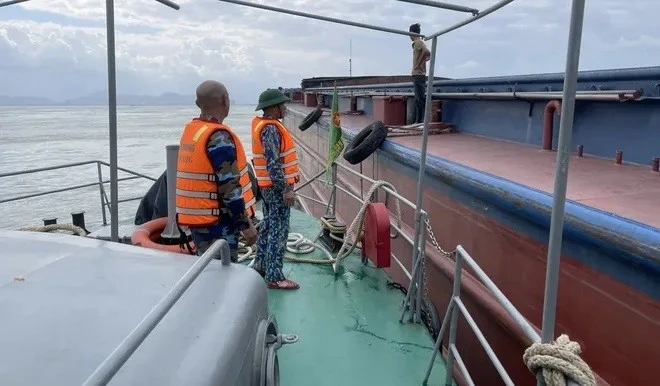 Tàu 1.500 tấn trôi ngoài cửa vịnh, được ứng cứu kịp thời tại Đà Nẵng