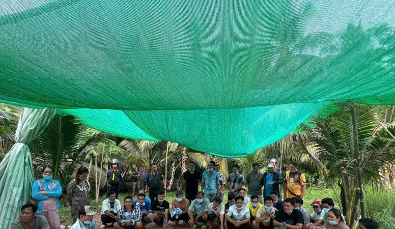 Triệt xóa tụ điểm đánh bạc, mời làm việc 32 đối tượng tại Vĩnh Long