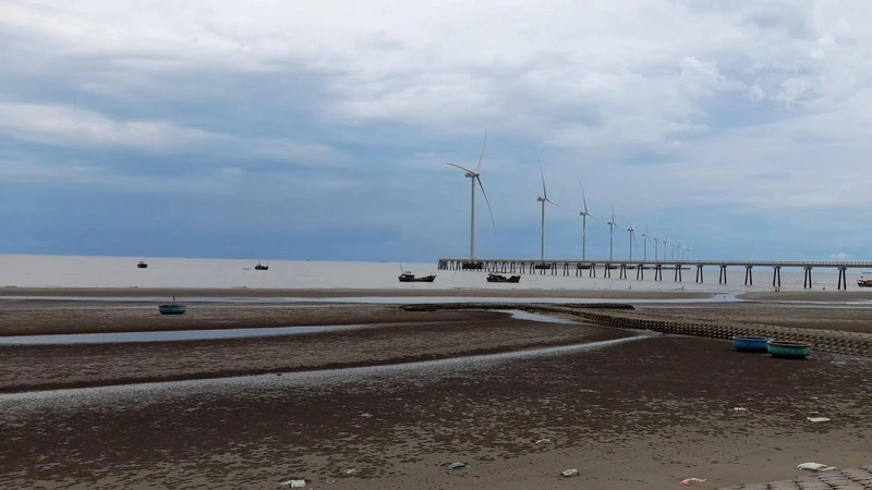 Vĩnh Long: Khẩn trương làm sạch biển Ba Động phục vụ Tết Nguyên đán 2026