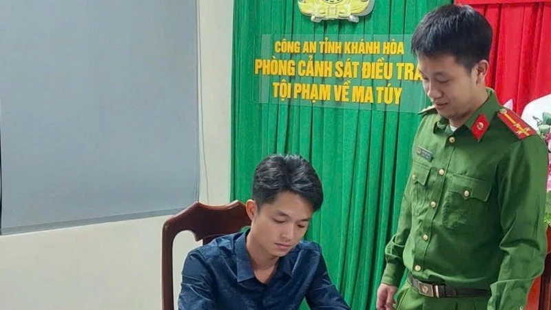 Đối tượng truy nã về ma túy tại Khánh Hòa ra đầu thú