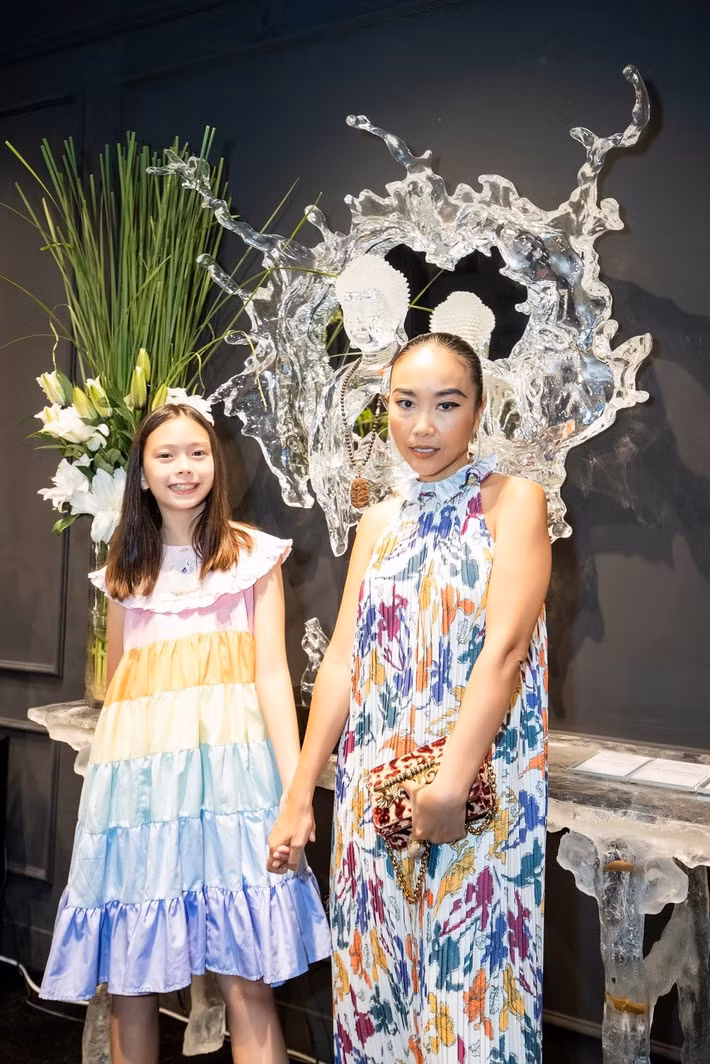 Ca sĩ Đoan Trang và cô con gái nhỏ tươi tắn, đáng yêu.