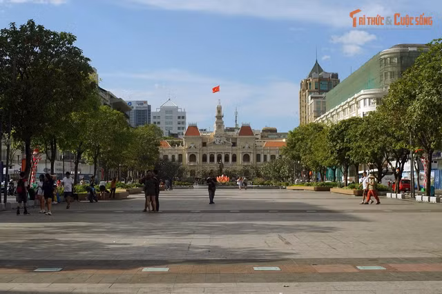 kto-tr_toa-nha-ubnd-tp-hcm-01.jpg