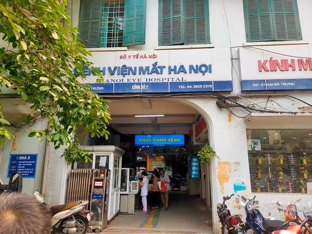 Vi sao dau thau tai Benh vien Mat Ha Noi ty le tiet kiem ngan sach thap?