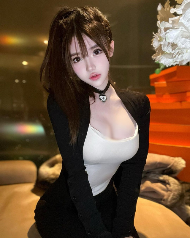 Thời trang khoe thân hình bốc lửa của mỹ nhân đẹp như búp bê Thoi trang khoe than hinh boc lua cua my nhan dep nhu bup be