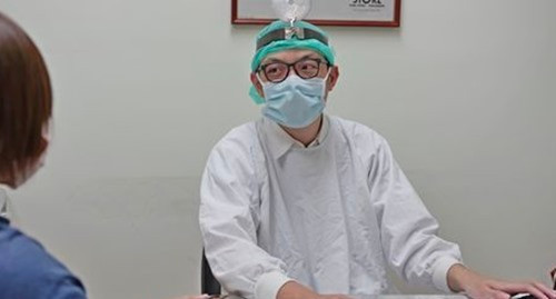 Ớn lạnh bé gái bị đỉa chui vào lỗ mũi ký sinh - Hình 2 On lanh be gai bi dia chui vao lo mui ky sinh-Hinh-2