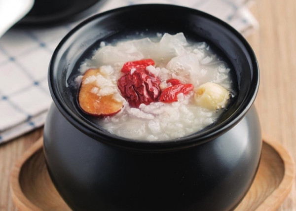 Vì sao nấm tuyết được ví như tổ yến cho người nghèo? - Hình 6 Vi sao nam tuyet duoc vi nhu to yen cho nguoi ngheo?-Hinh-6