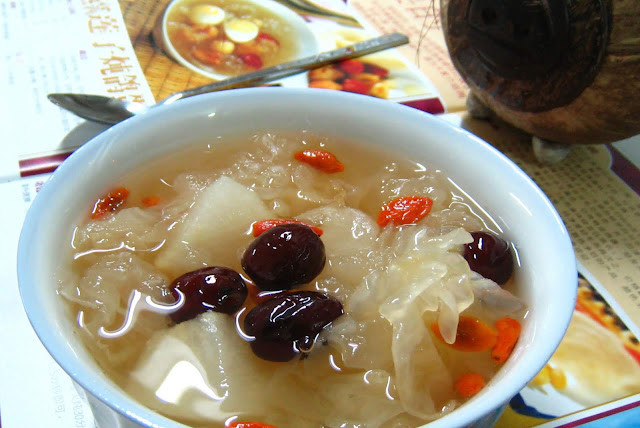 Vì sao nấm tuyết được ví như tổ yến cho người nghèo? - Hình 4 Vi sao nam tuyet duoc vi nhu to yen cho nguoi ngheo?-Hinh-4