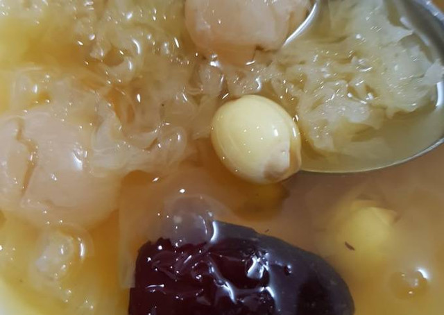 Vì sao nấm tuyết được ví như tổ yến cho người nghèo? - Hình 7 Vi sao nam tuyet duoc vi nhu to yen cho nguoi ngheo?-Hinh-7