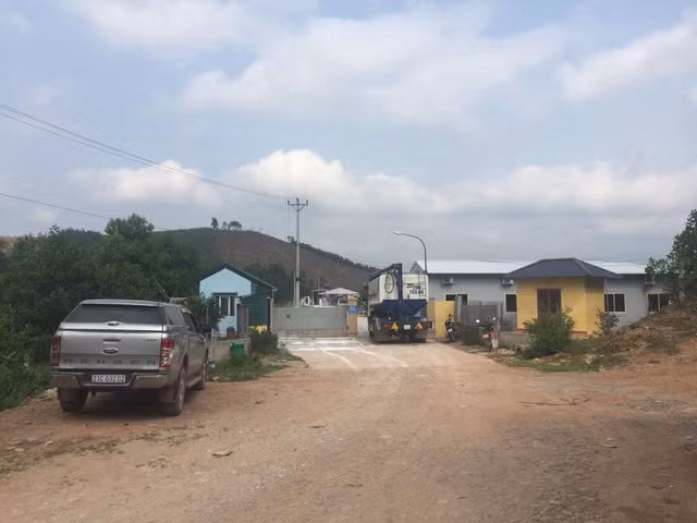 Trang trai nuoi lon Hoa Phat Bac Giang xin loi dan vi gay o nhiem nang-Hinh-5