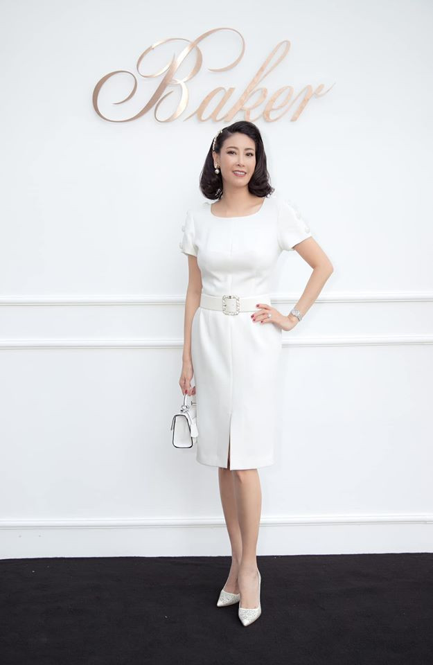 Ở tuổi U50, hoa hậu Hà Kiều Anh như cô gái đôi mươi - Hình 3 O tuoi U50, hoa hau Ha Kieu Anh nhu co gai doi muoi-Hinh-3