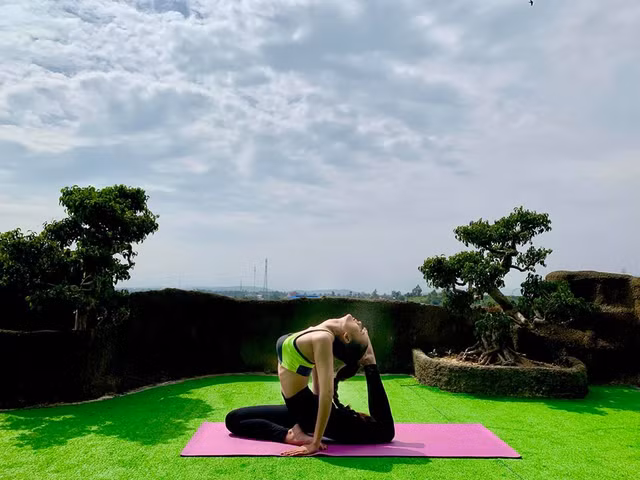 Bi quyet giu eo thon cua “thon nu 10 nam chan trau” Huong Ly-Hinh-5