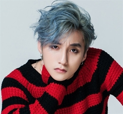 Ngoài ca hát, Sơn Tùng M-TP còn 'ghi dấu' ở loạt màu tóc chất chơi - Hình 9 Ngoai ca hat, Son Tung M-TP con 'ghi dau' o loat mau toc chat choi-Hinh-9