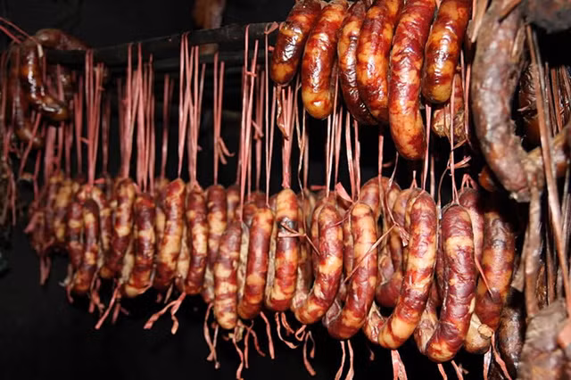 Mon an vung cao tro thanh dac san la mieng tren mam co ngay Tet