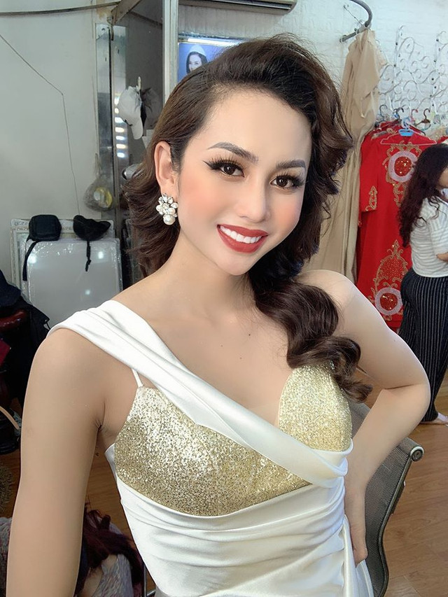 Trải qua nhiều ca phẫu thuật, 'Thánh lô tô' Lương Trung Kiên trở nên nữ tính hơn - Hình 11 Trai qua nhieu ca phau thuat, 'Thanh lo to' Luong Trung Kien tro nen nu tinh hon-Hinh-11