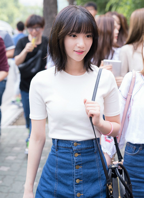 Ngắm vòng eo con kiến của Binnie (Oh My Girl) - Hình 8 Ngam vong eo con kien cua Binnie (Oh My Girl)-Hinh-8
