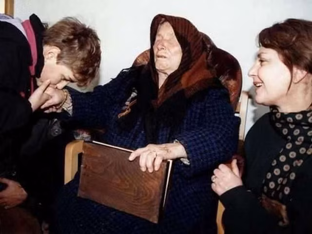 Tiết lộ lời tiên tri sốc năm 1996 về đại dịch COVID-19 - Hình 4 Tiet lo loi tien tri soc nam 1996 ve dai dich COVID-19-Hinh-4