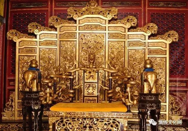 Hé lộ bí ẩn ghế rồng vương giả trong Tử Cấm Thành - Hình 5 He lo bi an ghe rong vuong gia trong Tu Cam Thanh-Hinh-5