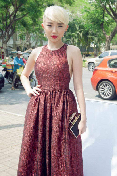 Ấn tượng những kiểu tóc màu mè nổi bật của Tóc Tiên - Hình 4 An tuong nhung kieu toc mau me noi bat cua Toc Tien-Hinh-4