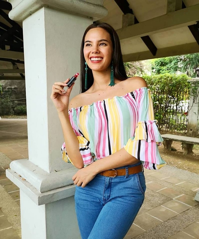 Ngắm gu thời trang đẹp mê mẩn của Tân hoa hậu Hoàn Vũ Catriona Gray - Hình 10 Ngam gu thoi trang dep me man cua Tan hoa hau Hoan Vu Catriona Gray-Hinh-10