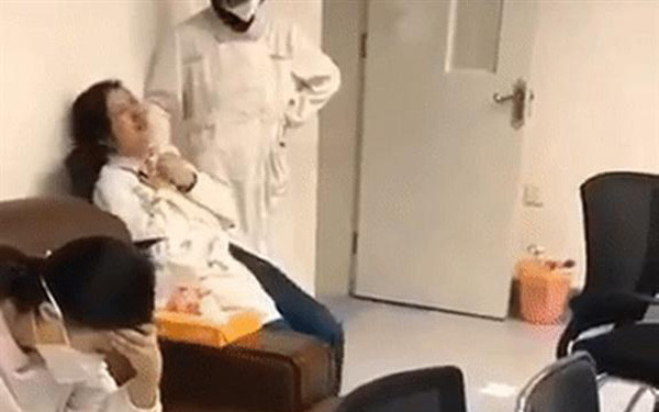 Những hình ảnh cảm động về các y bác sĩ ở vùng dịch Vũ Hán - Hình 5 Nhung hinh anh cam dong ve cac y bac si o vung dich Vu Han-Hinh-5