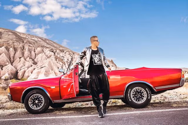 Gu thoi trang sanh dieu cua Vu Khac Tiep truoc on ao mac quan tut khong keo khoa-Hinh-9