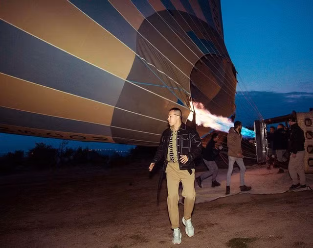 Gu thoi trang sanh dieu cua Vu Khac Tiep truoc on ao mac quan tut khong keo khoa-Hinh-8