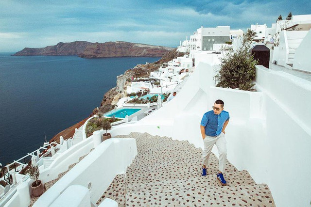 Gu thời trang sành điệu của Vũ Khắc Tiệp trước ồn ào mặc quần tụt không kéo khóa - Hình 14 Gu thoi trang sanh dieu cua Vu Khac Tiep truoc on ao mac quan tut khong keo khoa-Hinh-14