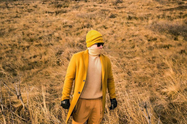 Gu thời trang sành điệu của Vũ Khắc Tiệp trước ồn ào mặc quần tụt không kéo khóa - Hình 7 Gu thoi trang sanh dieu cua Vu Khac Tiep truoc on ao mac quan tut khong keo khoa-Hinh-7