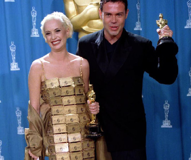 Chết cười loạt thảm họa thời trang trên thảm đỏ Oscar - Hình 5 Chet cuoi loat tham hoa thoi trang tren tham do Oscar-Hinh-5