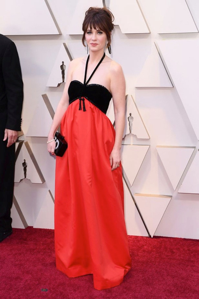 Chết cười loạt thảm họa thời trang trên thảm đỏ Oscar - Hình 9 Chet cuoi loat tham hoa thoi trang tren tham do Oscar-Hinh-9